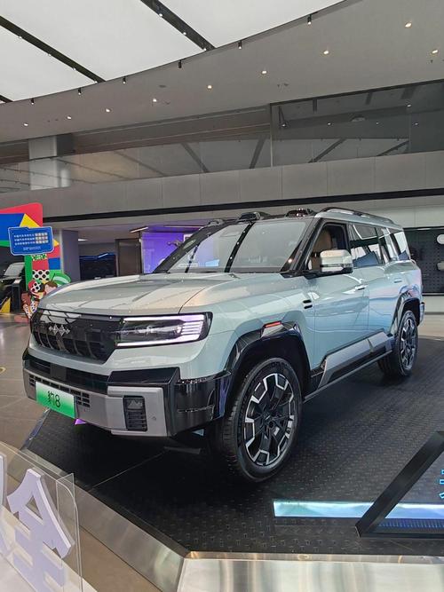 重庆197比亚迪方程豹硬派越野的爆款，英菲尼迪35周年与你共成长